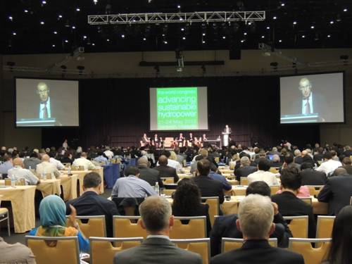 D:\日常办公\IHA 2013世界水电大会\匡院长照片\DSCN1261.JPG