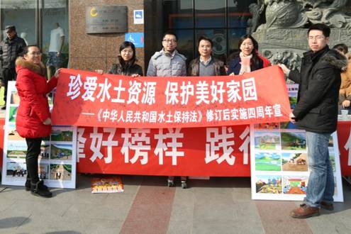 E:\10.2015相关\3.5雷锋日宣传活动\3.5甘家口街道志愿服务活动\选用\TR7A0423.JPG