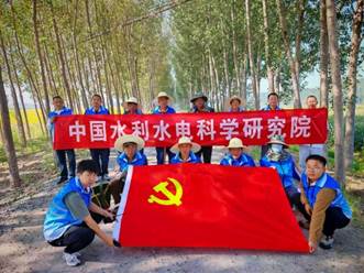 图片包含 人, 户外, 男人, 人们

AI 生成的内容可能不正确。